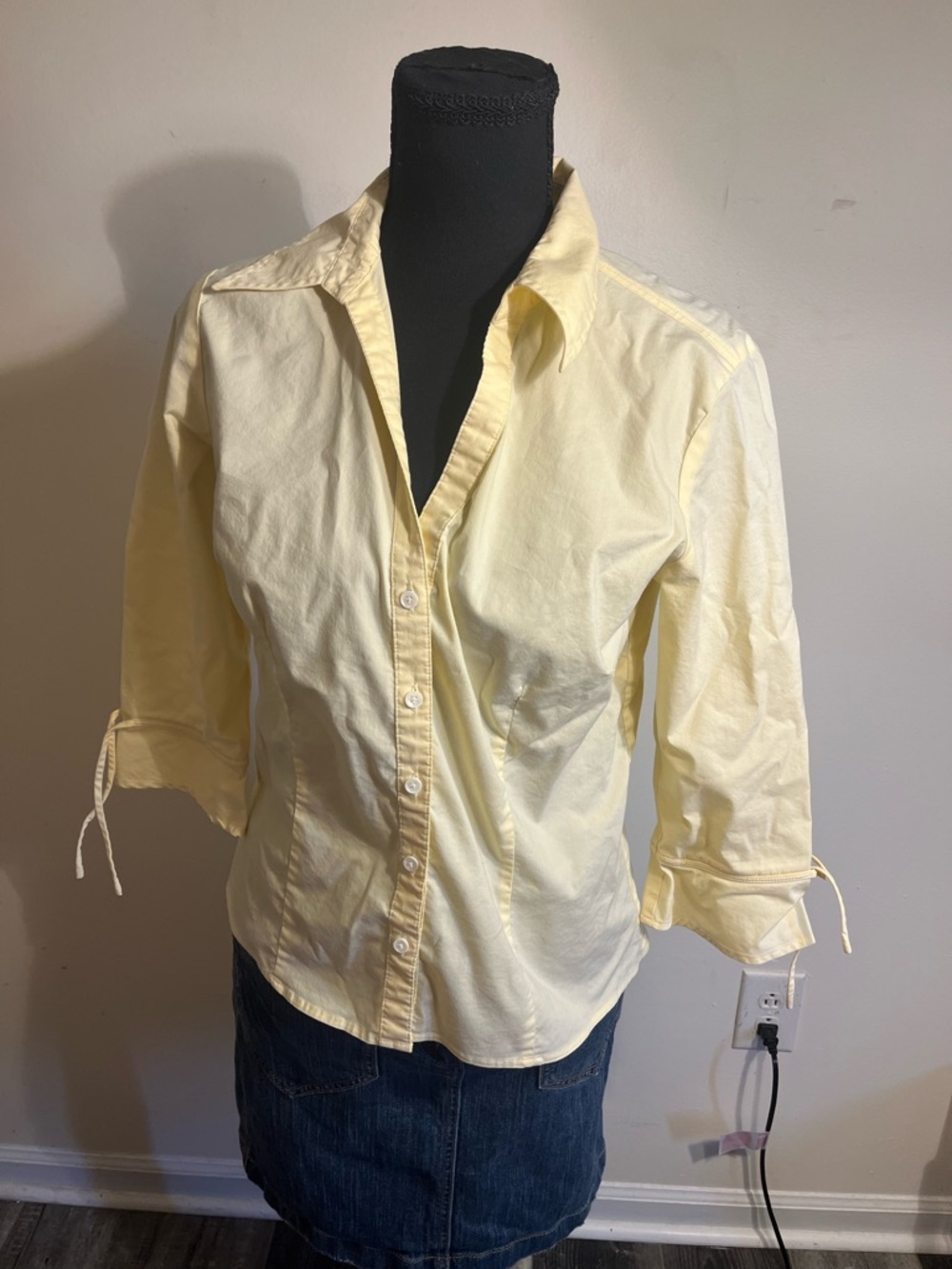 Old Navy Light Yellow Women's Button-Down Shirt